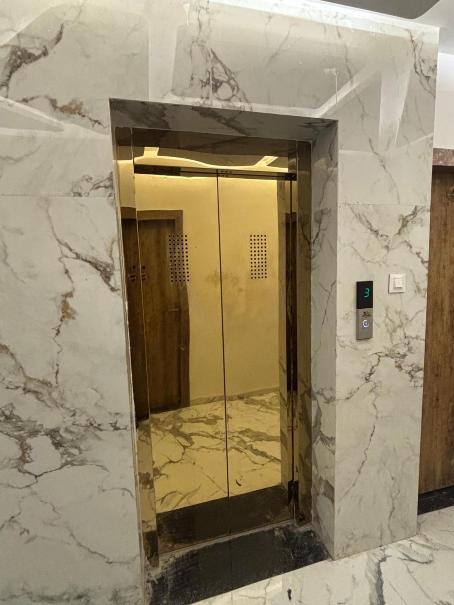 Hotel Vedicvista Indaur Kültér fotó
