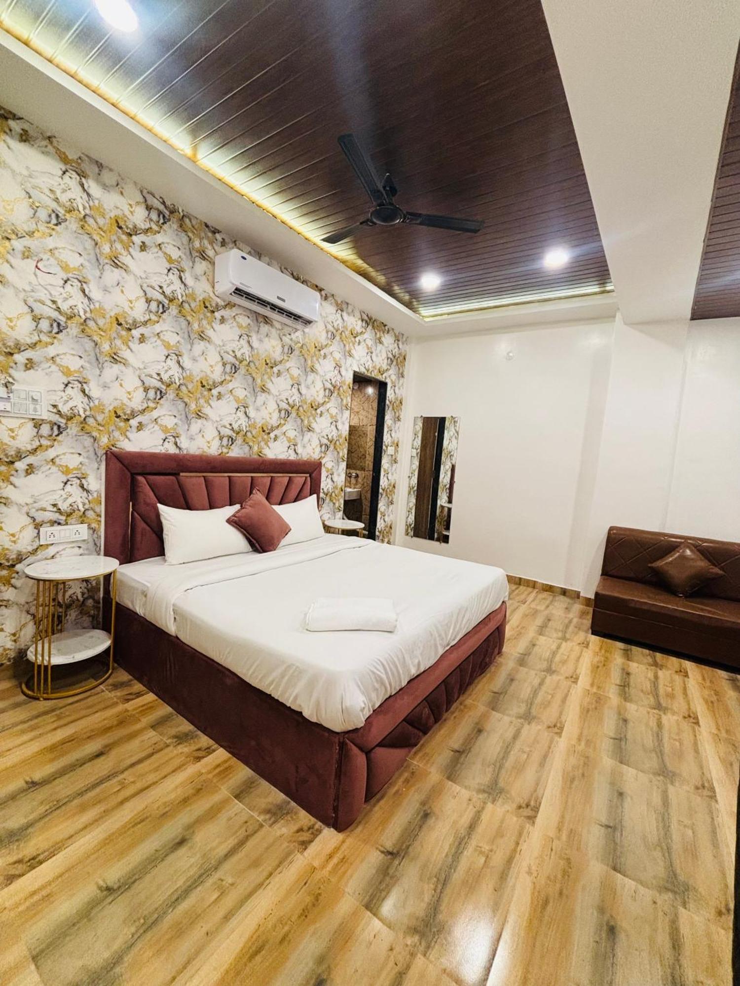 Hotel Vedicvista Indaur Kültér fotó