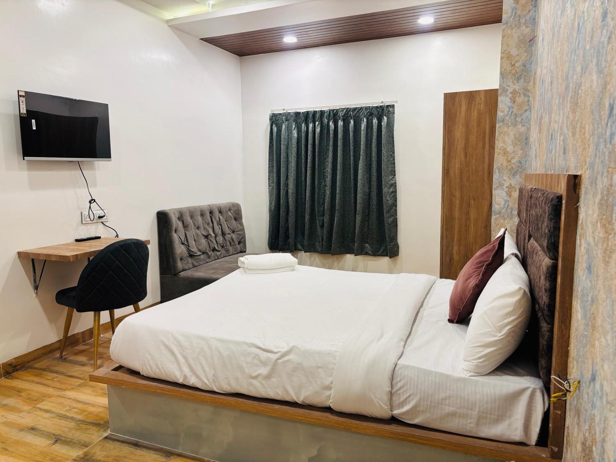 Hotel Vedicvista Indaur Kültér fotó