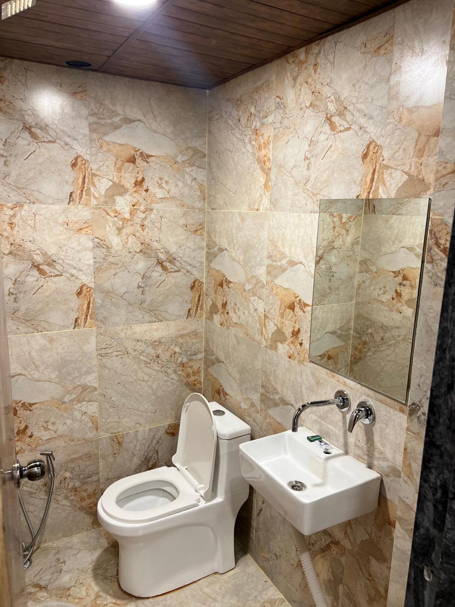 Hotel Vedicvista Indaur Kültér fotó