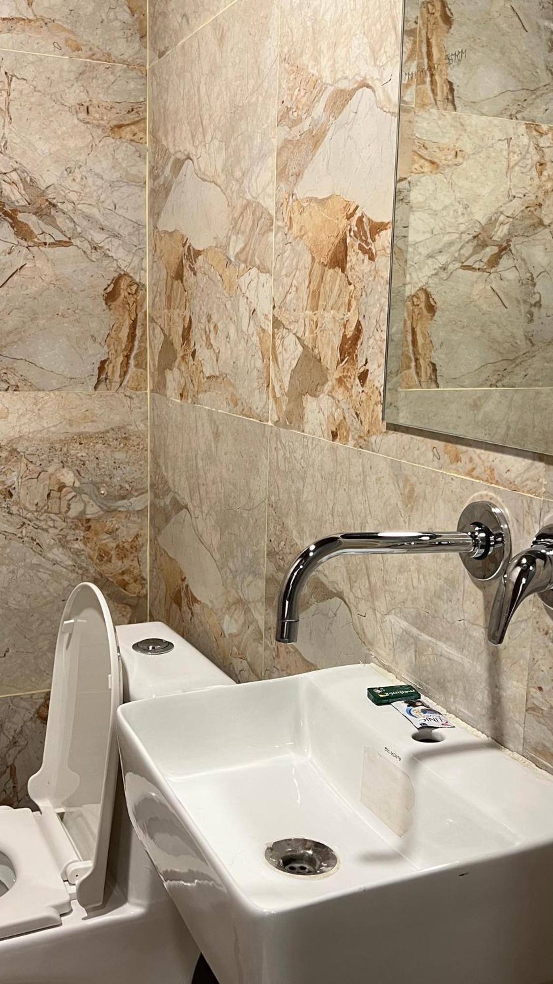 Hotel Vedicvista Indaur Kültér fotó